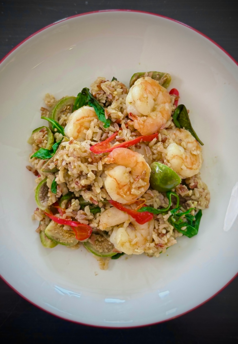 Green Curry Fried Rice (Khao Pad Gaeng Khiaw Whan / ข้าวผัดแกงเขียวหวาน )